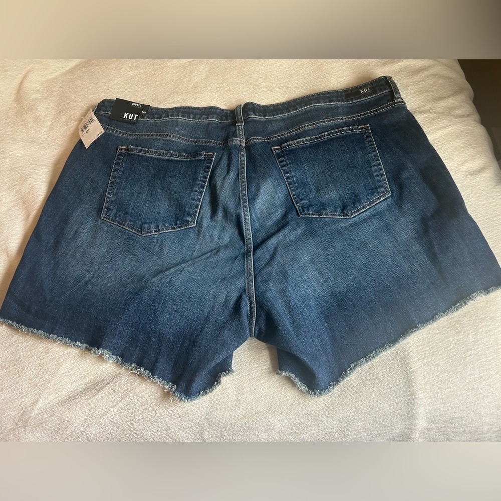 Kut from the Kloth Gidget Fray Shorts Dark Wash Denim 24W KS0099GA8 - Picture 8 of 8